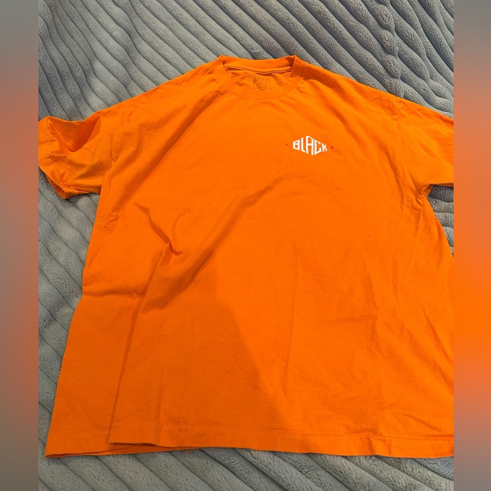 Black Scale Orange tee XXL